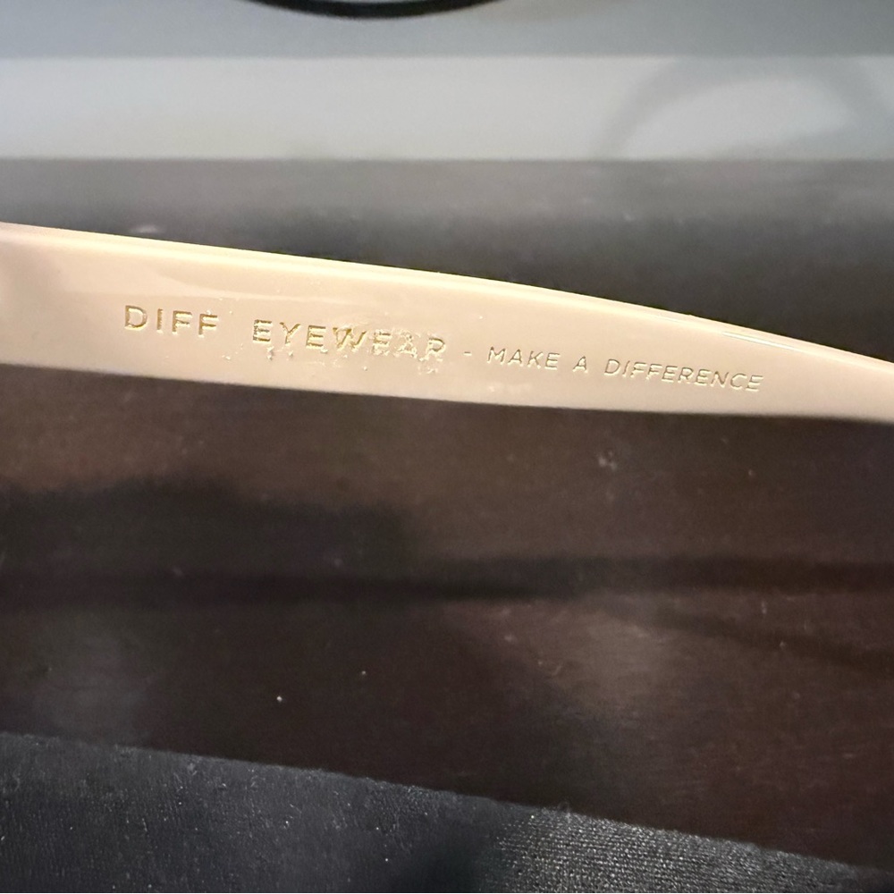 Diff Sunglasses - image 6